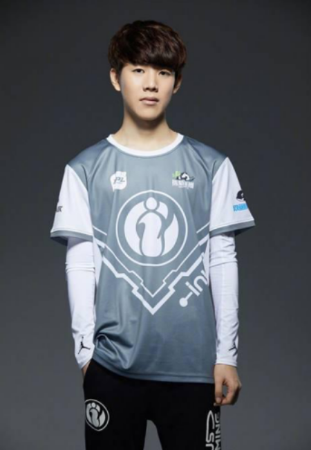 NAVI, Ninjas in Pyjamas , 和 B8 将参加 StarLadder StarSeries 2025 秋季赛