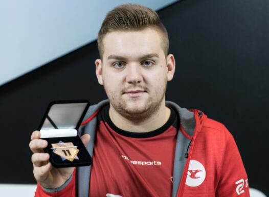 阿莱鳄鱼哈！迅豹女屠杀狂潮赫瑞奥恩研究i6 JD Gaming 拉回一座城市